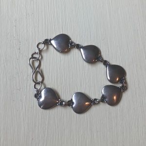 Lovely Silver Heart Bracelent